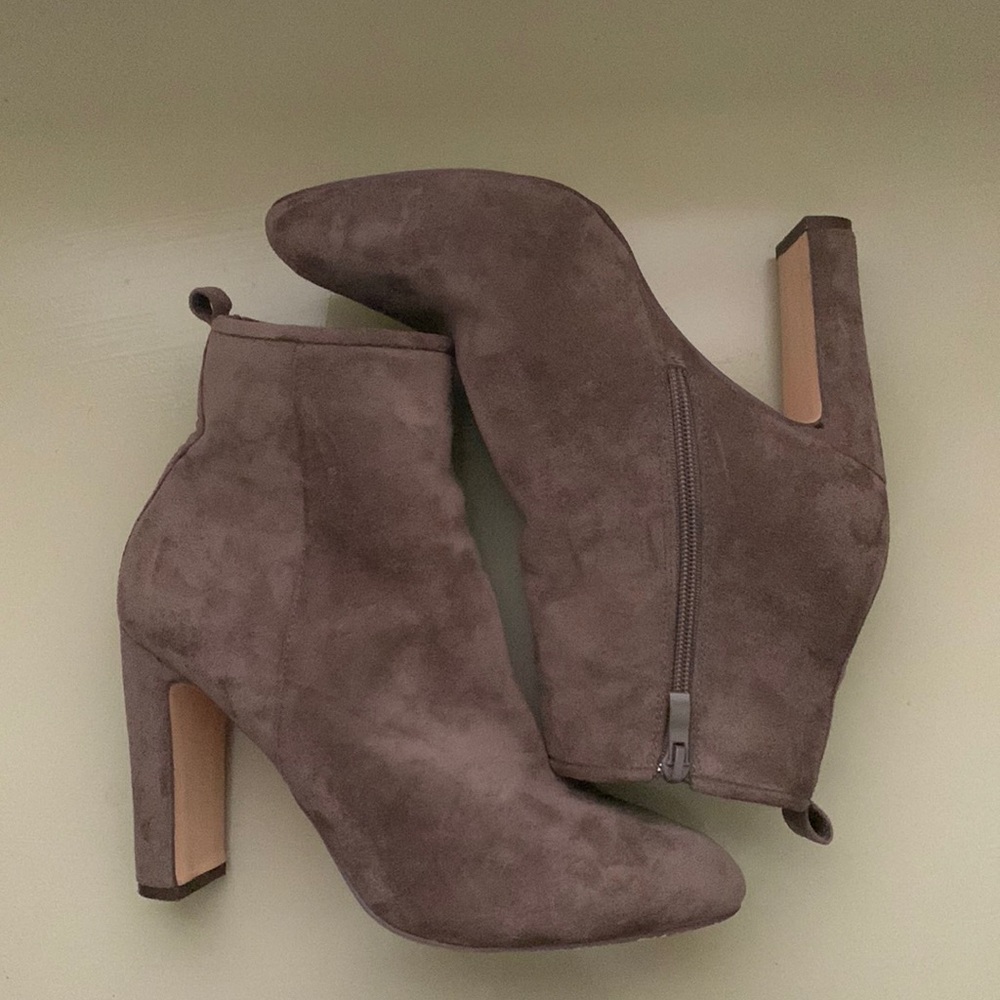 Cute Swede grayish bootie heels